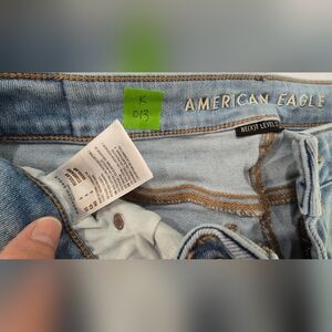 Size 6 AE low rise flare